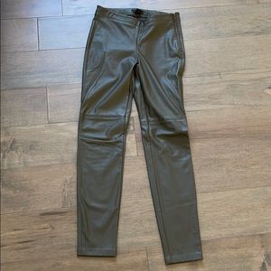 Faux leather dark green leggings/pants
